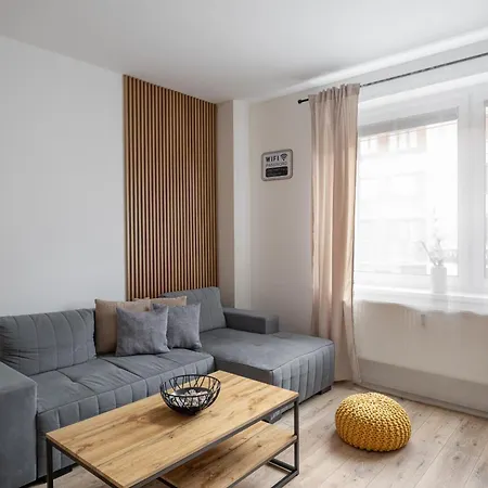 Luxury Stud - Vb * 俄斯特拉发